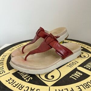 Dansko Womens Cece Sandals Size 38 US 7.5 Red Leather Thong Slide Arch Support